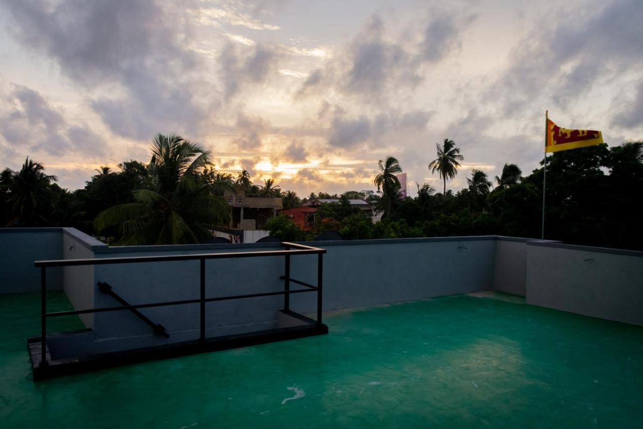 Western Sky Negombo Buitenkant foto